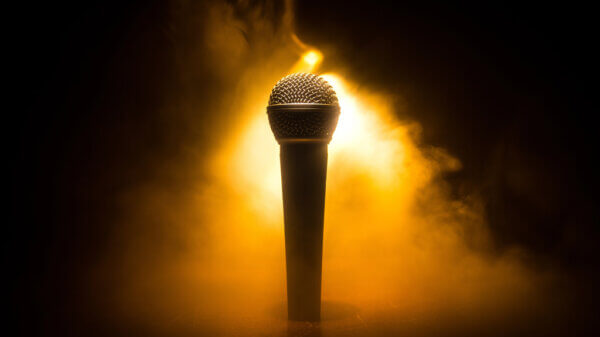 Mic Alight